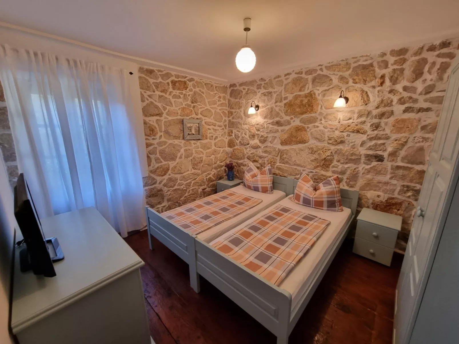 Tolles Ferienhaus in Supetarska Draga mit Garten-Binnen