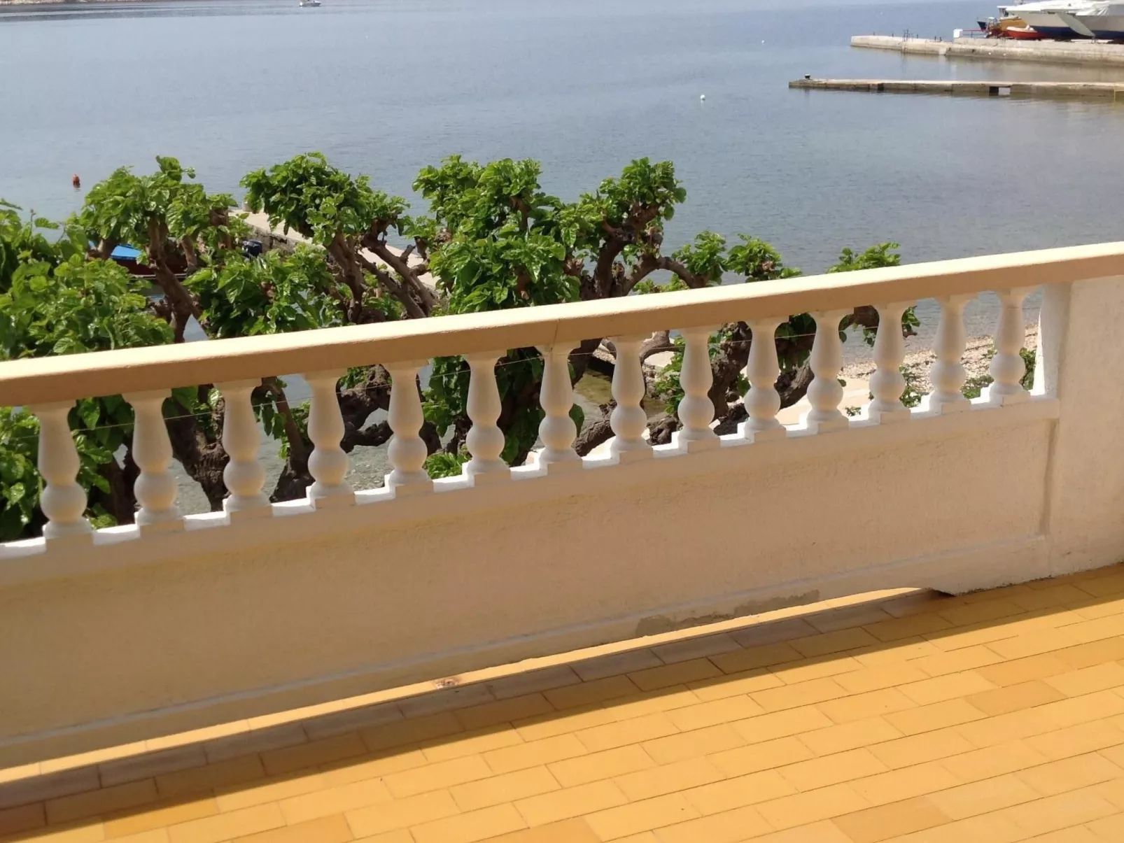 Wohnung 2 mit Meerblick-Buiten