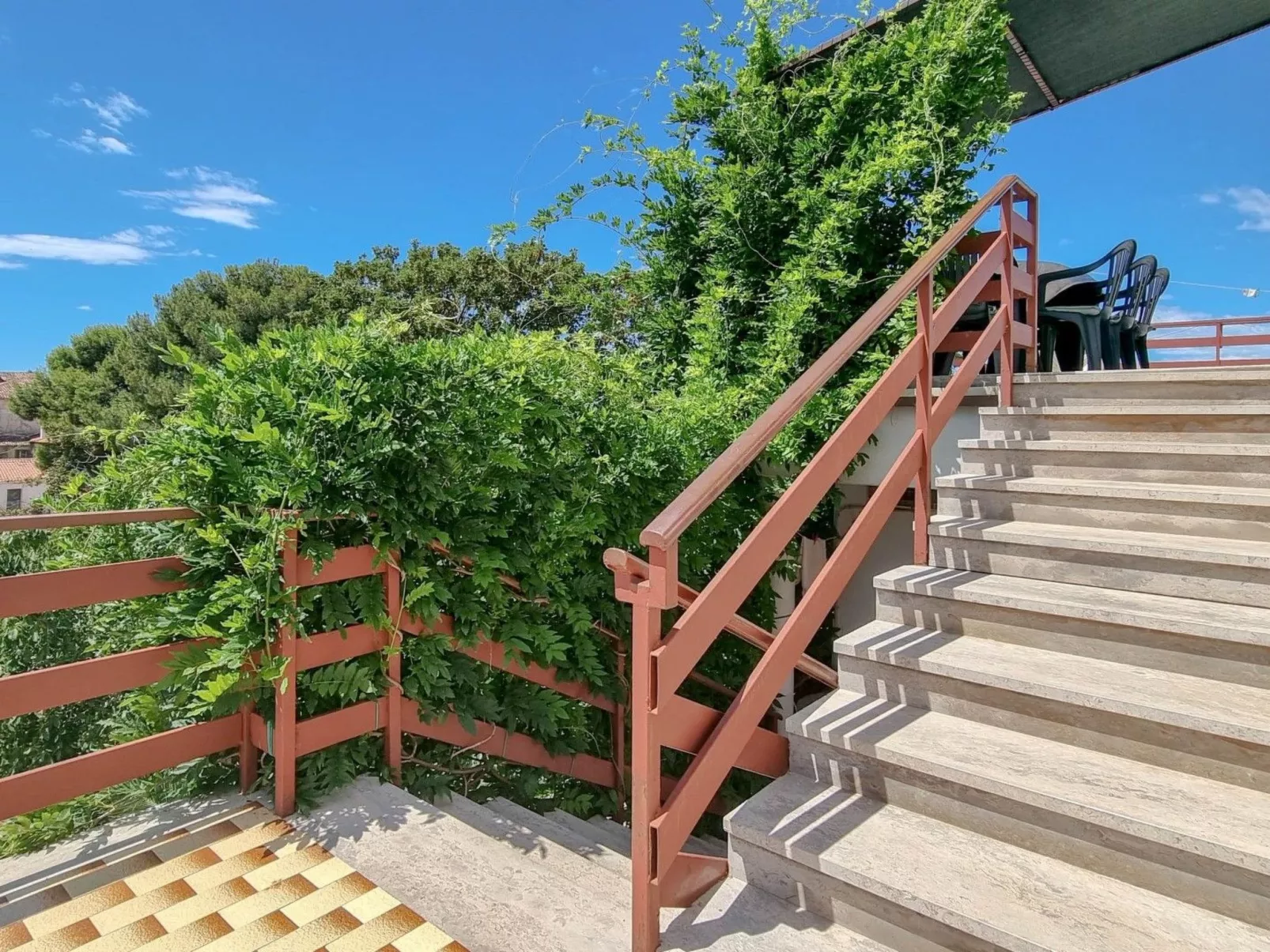 "Davor 8" direkt am Strand-Buiten