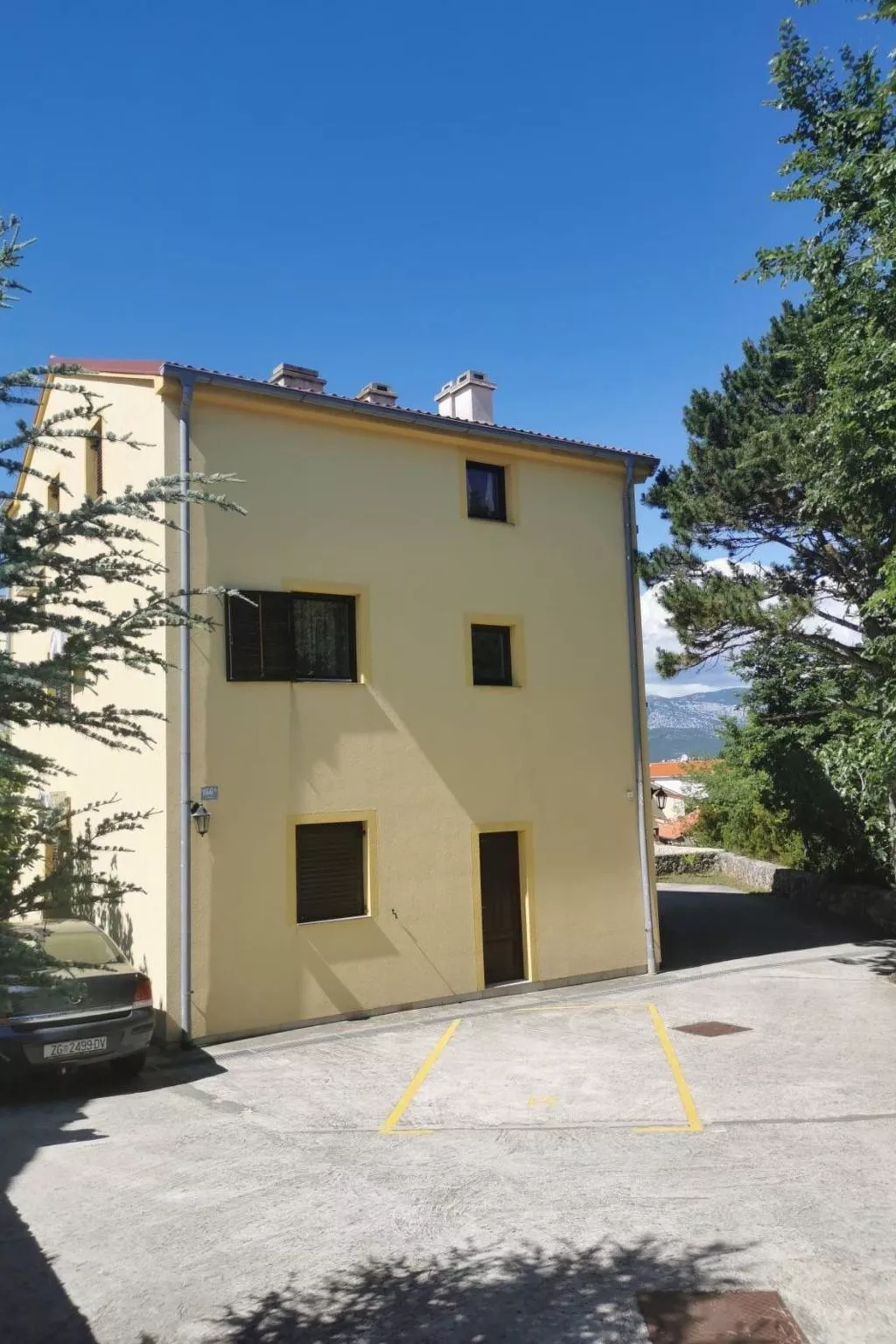 Mit Klimaanlage und Balkon-Buiten