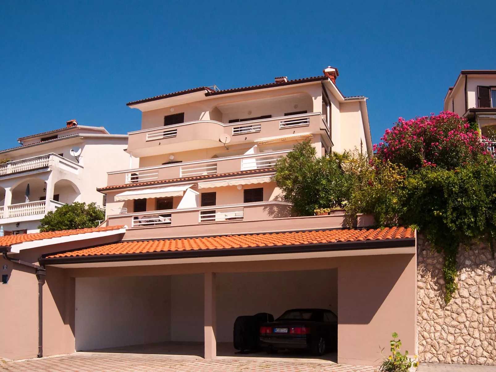 "Liana" mit Balkon-Buiten