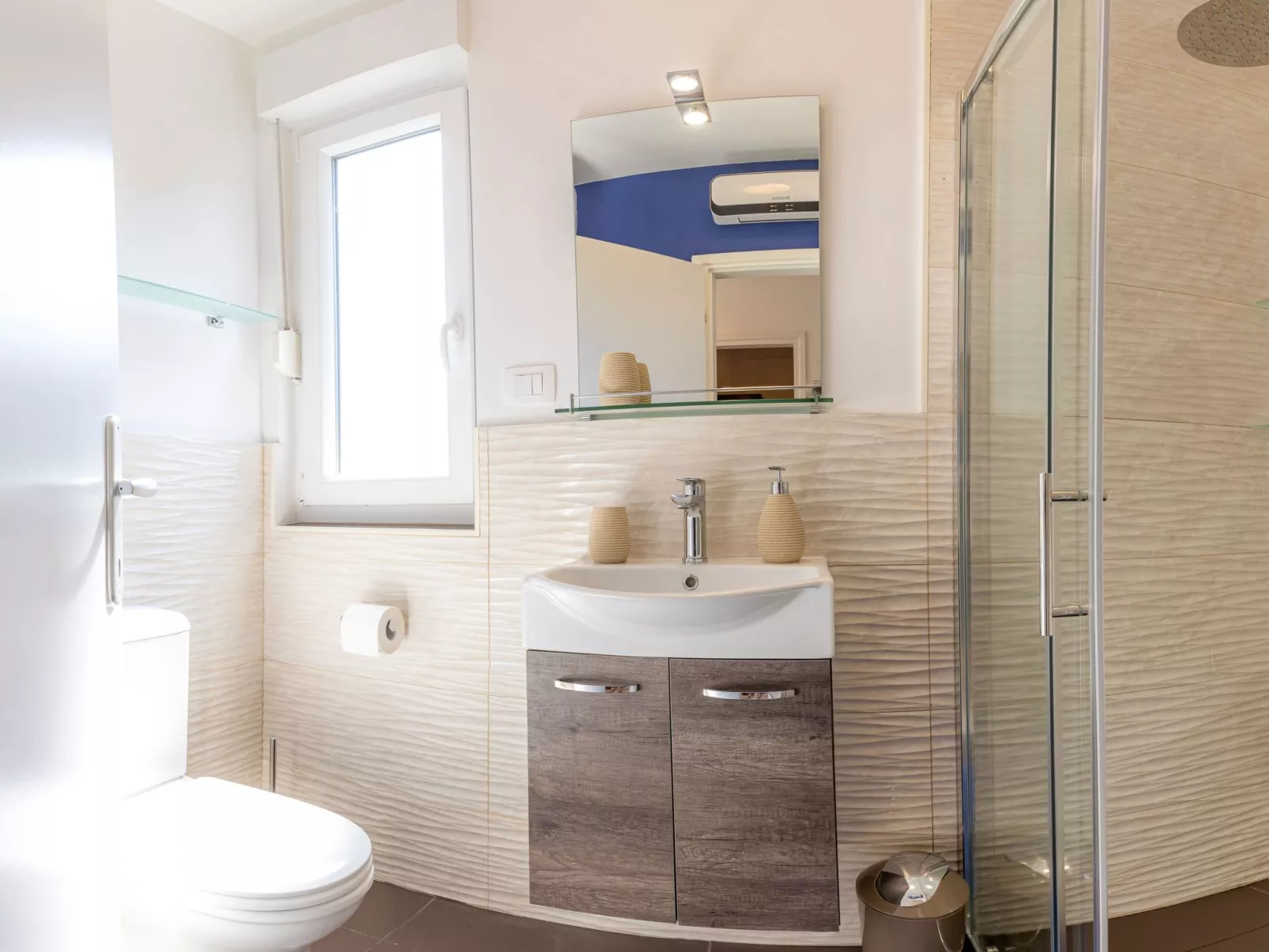 Red House Apartments-Image-tags.info