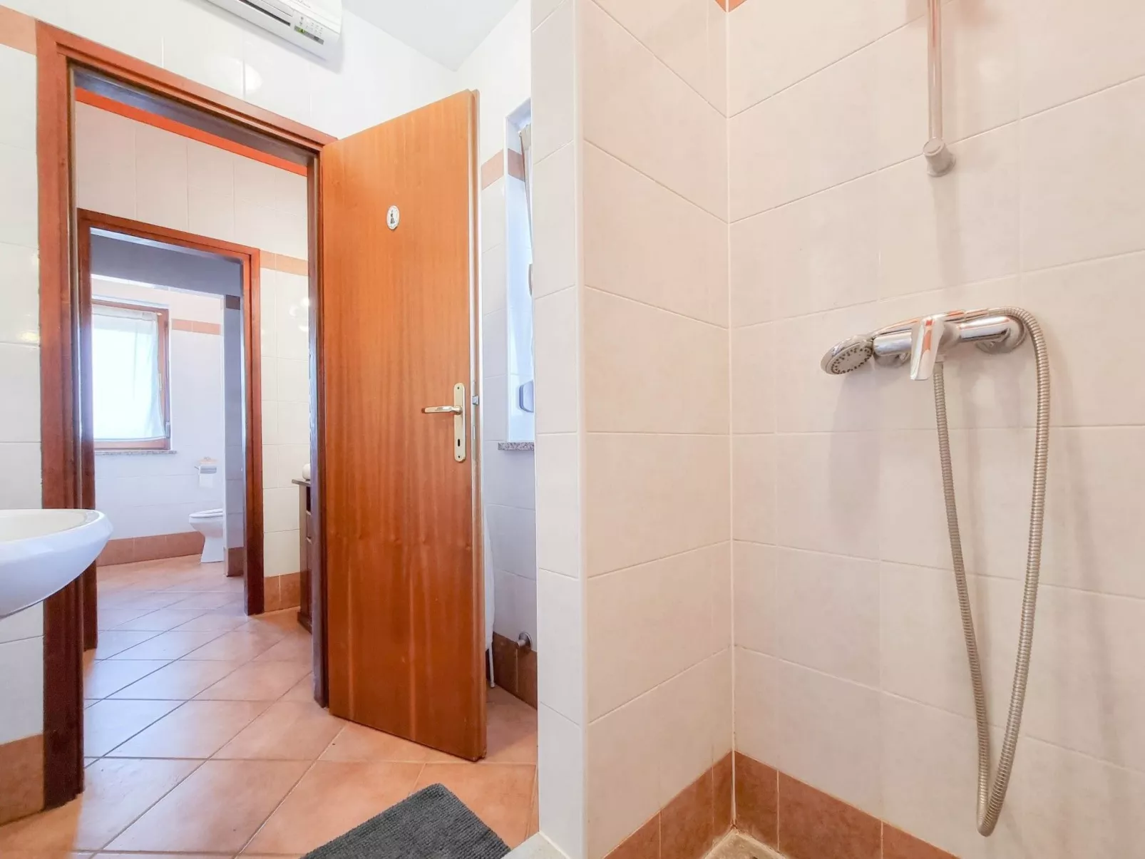 Wohnung "Dani" mit Terrasse-Binnen