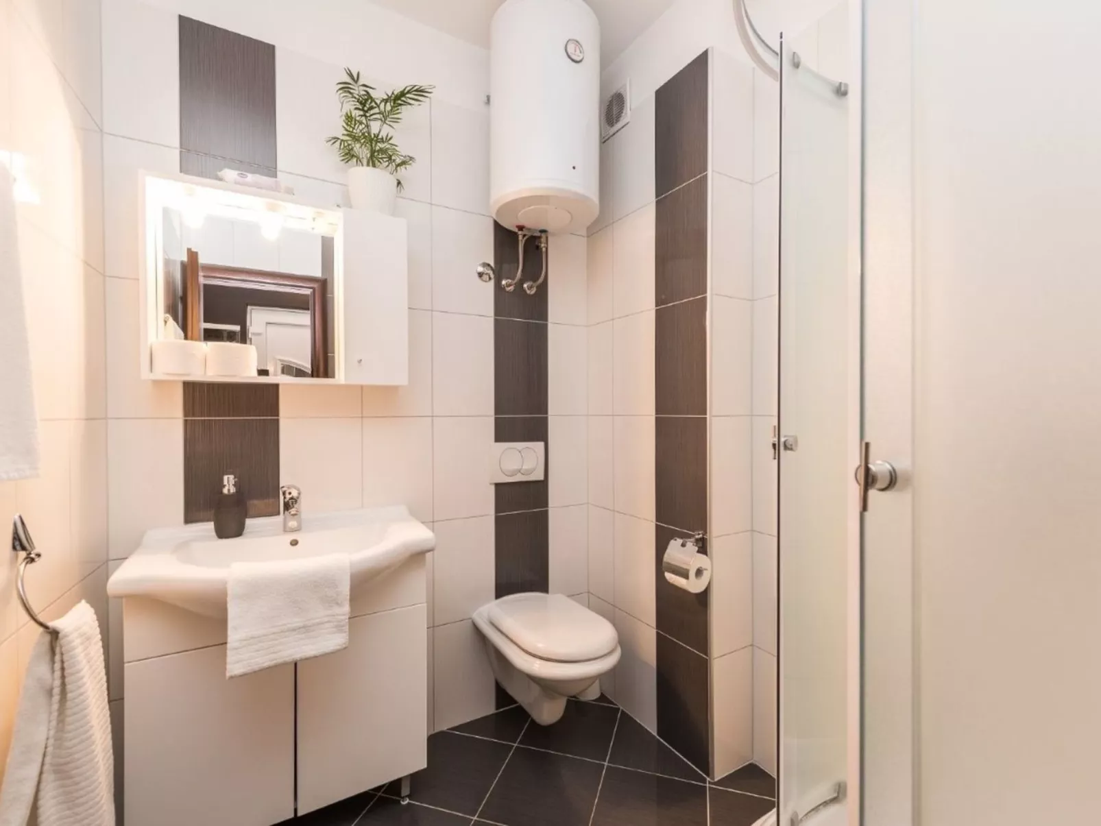 Wohnung Kim Black - von TA Leut Agency-Binnen