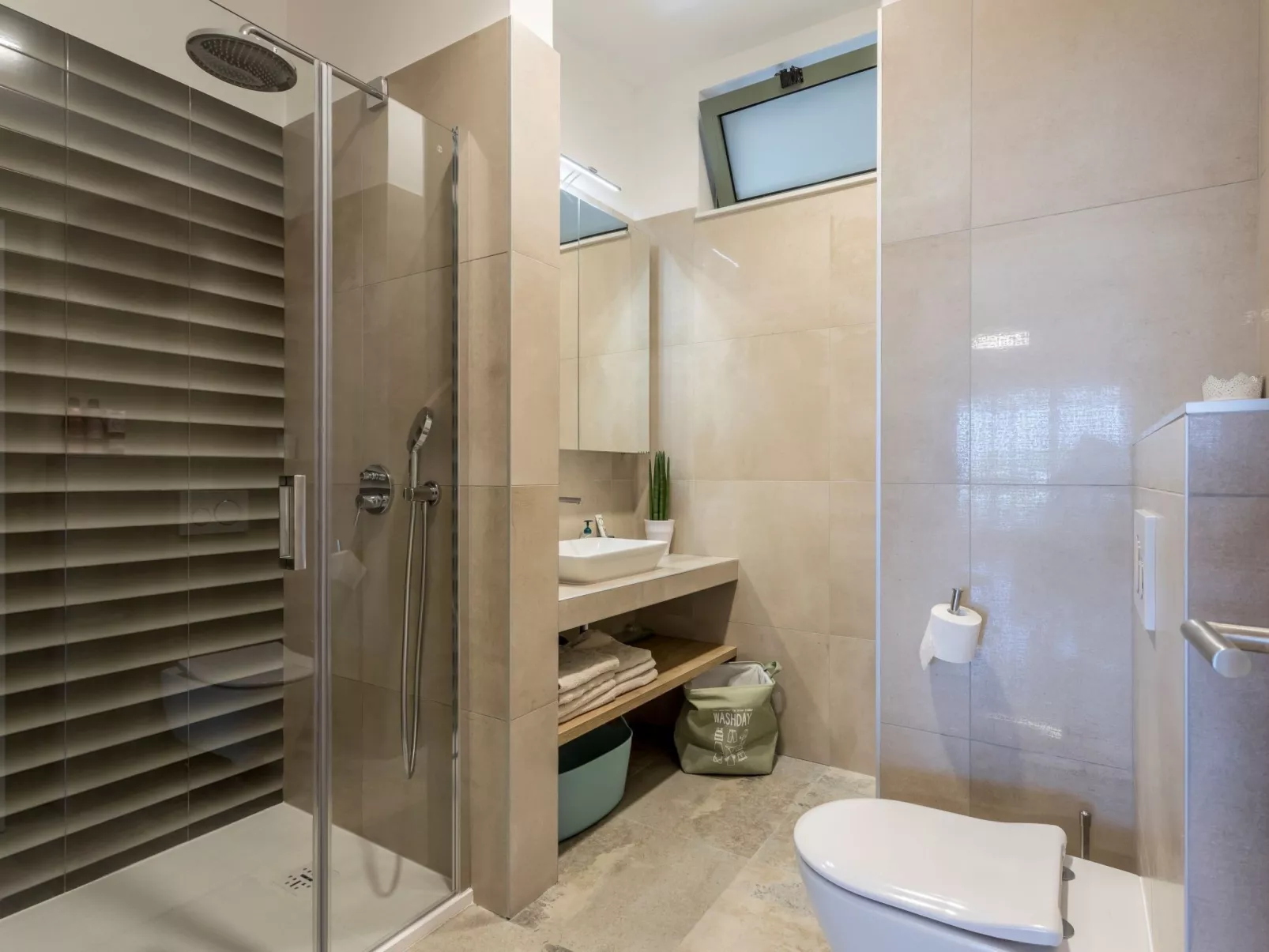 Luxus-Apartment mit Whirlpool-Image-tags.info