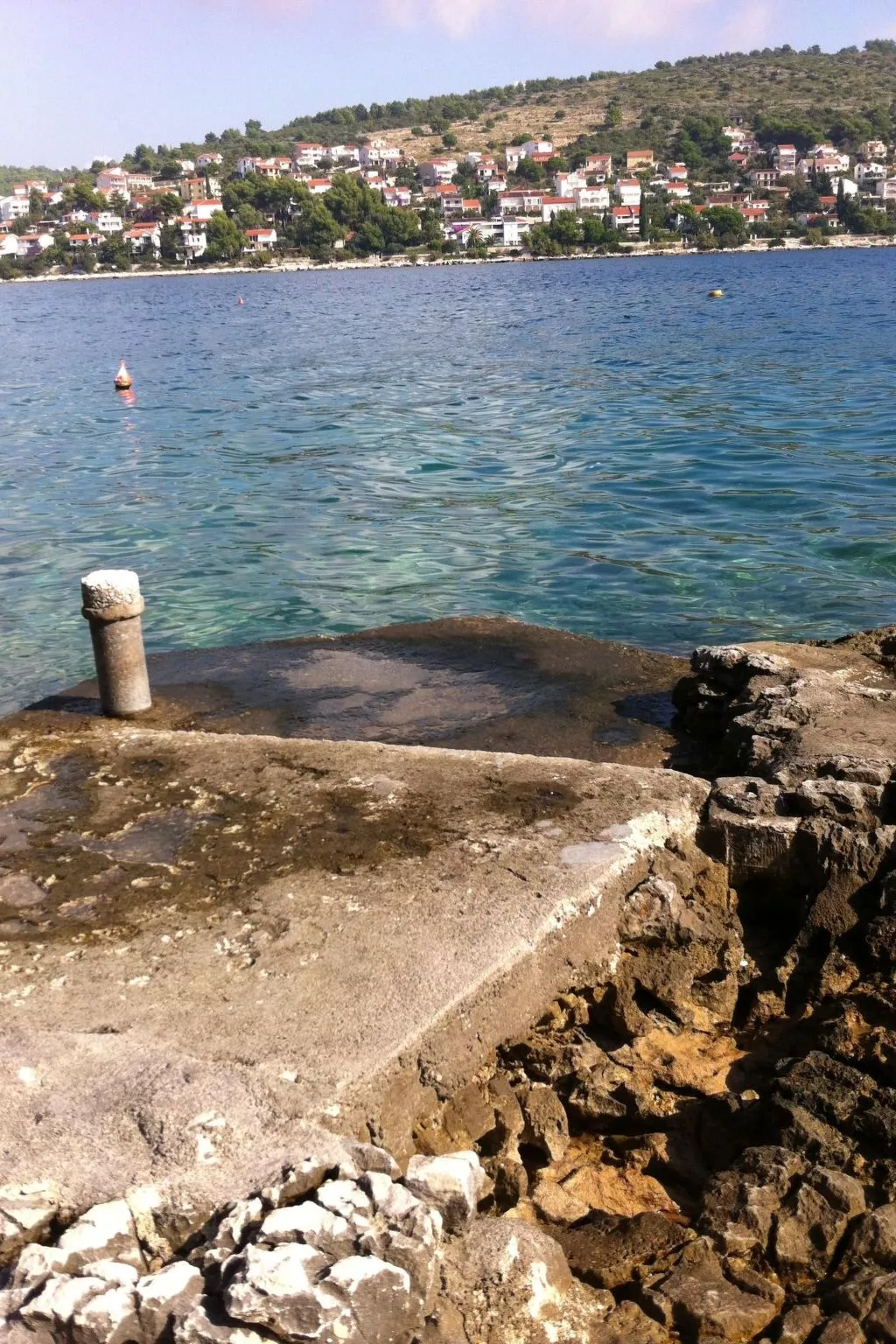 "Mladen" mit Blick auf das Wasser-Image-tags.info