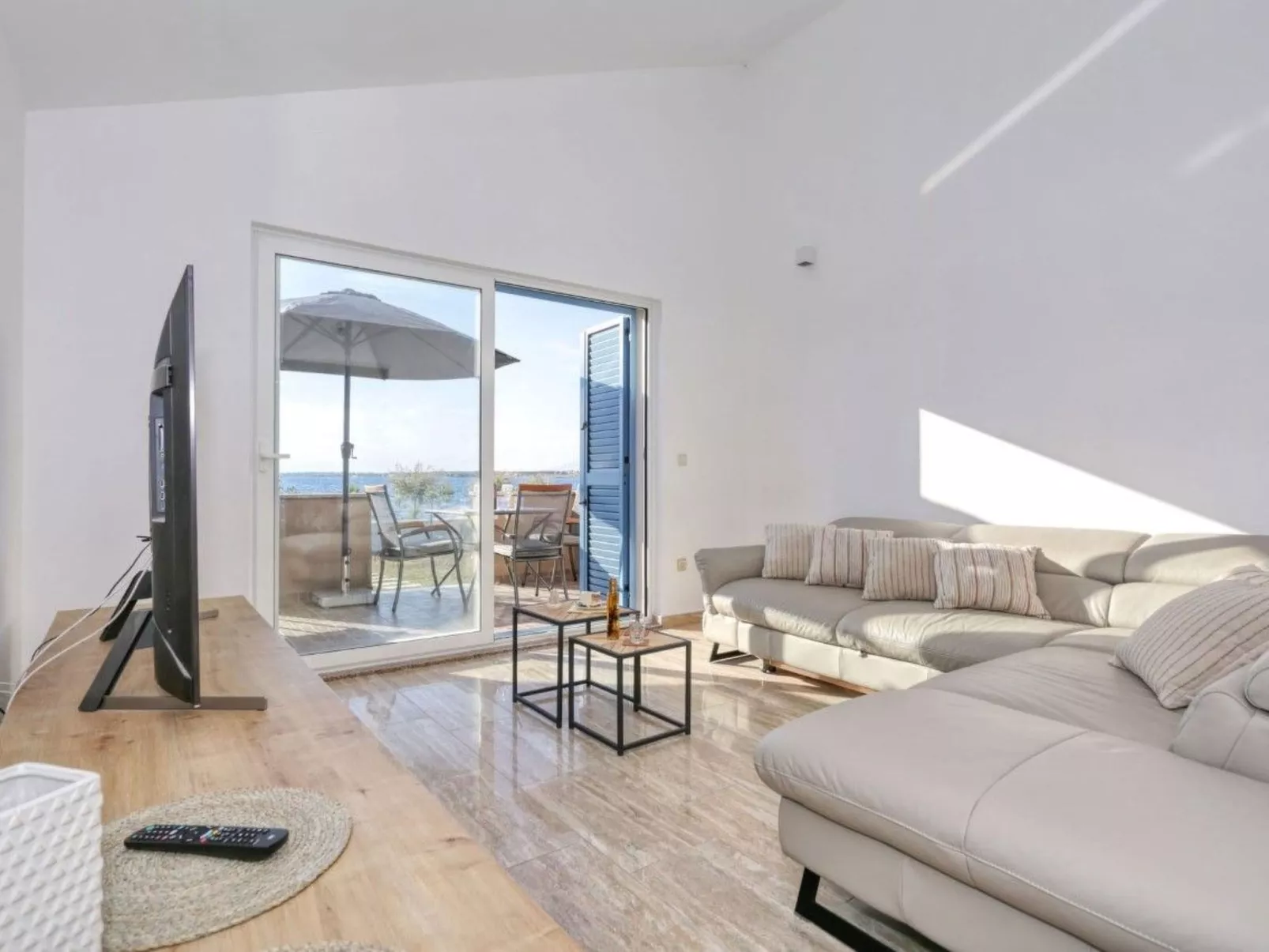 Haus am Strand in Zaton - TA Leut Agency-Image-tags.info