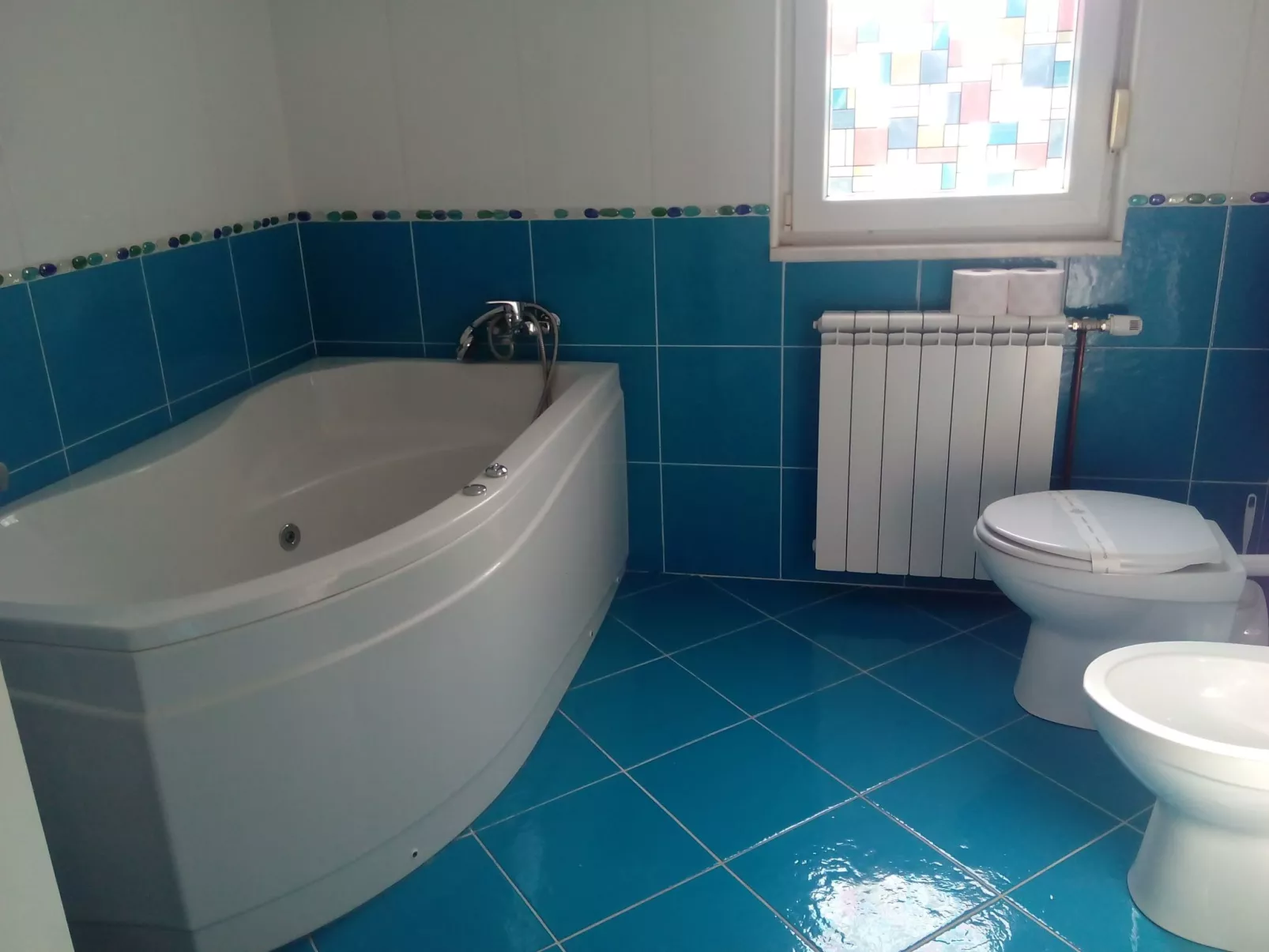 Erdgeschoss mit Schwimmbad-Binnen