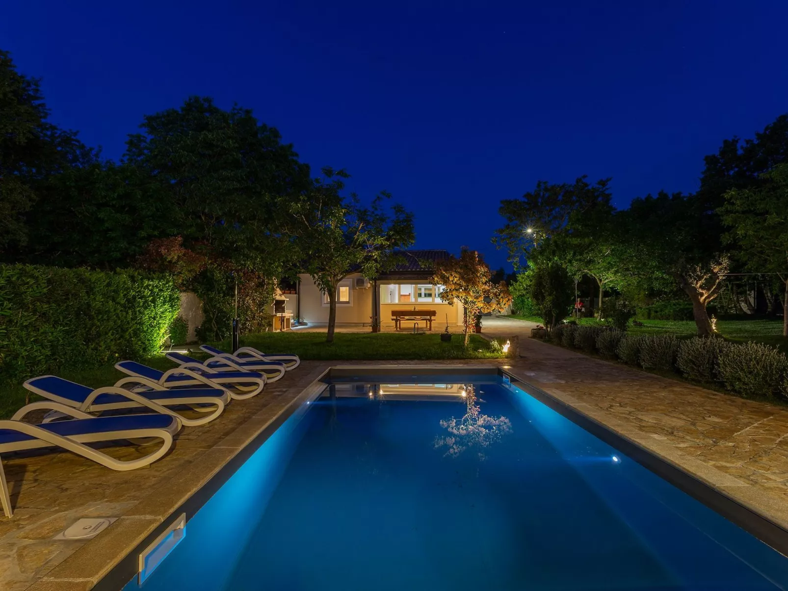 Ferienvilla Darko mit Schwimmbad-Image-tags.info