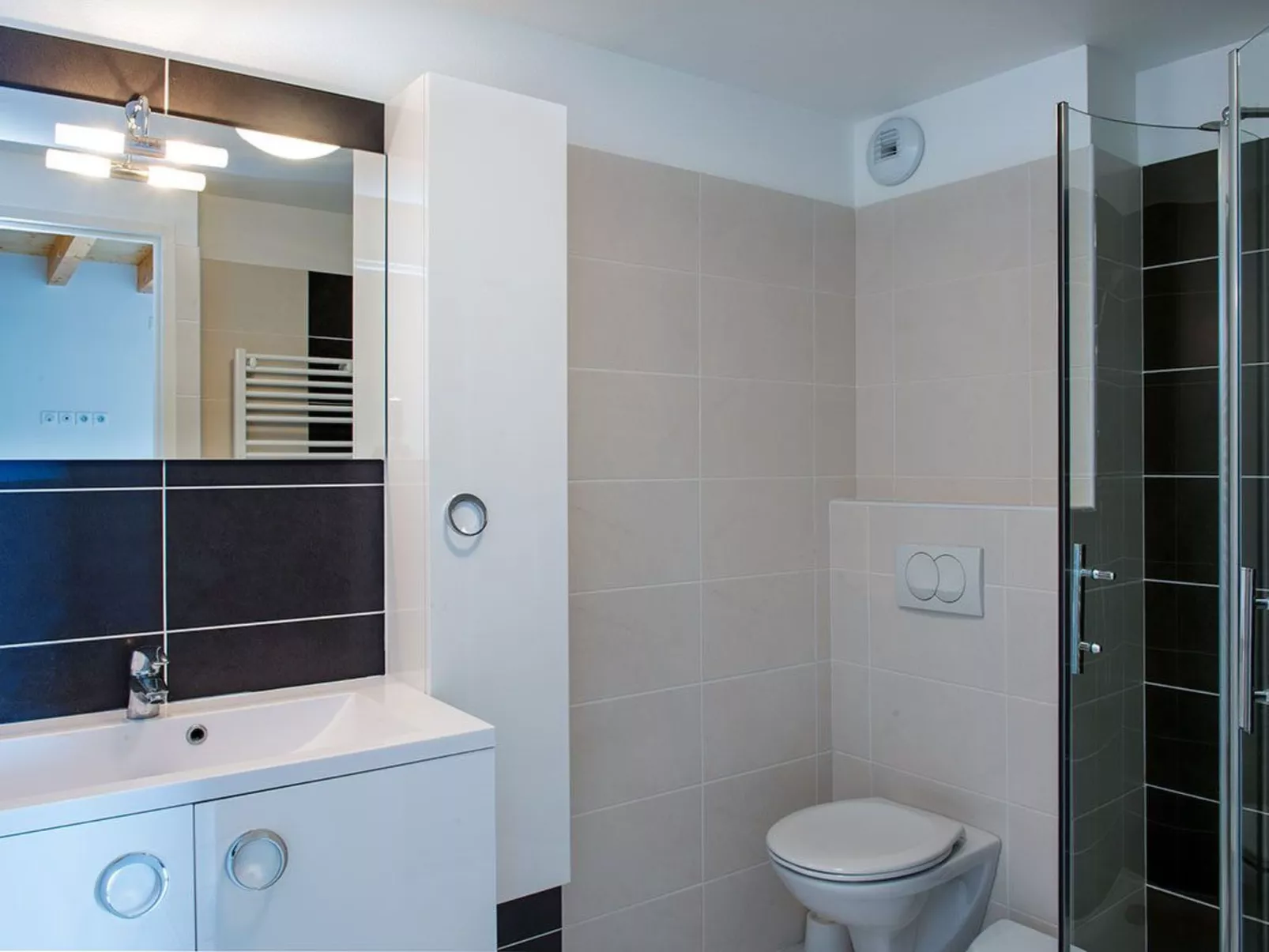 Wohnung mit Blick auf das Wasser-Binnen