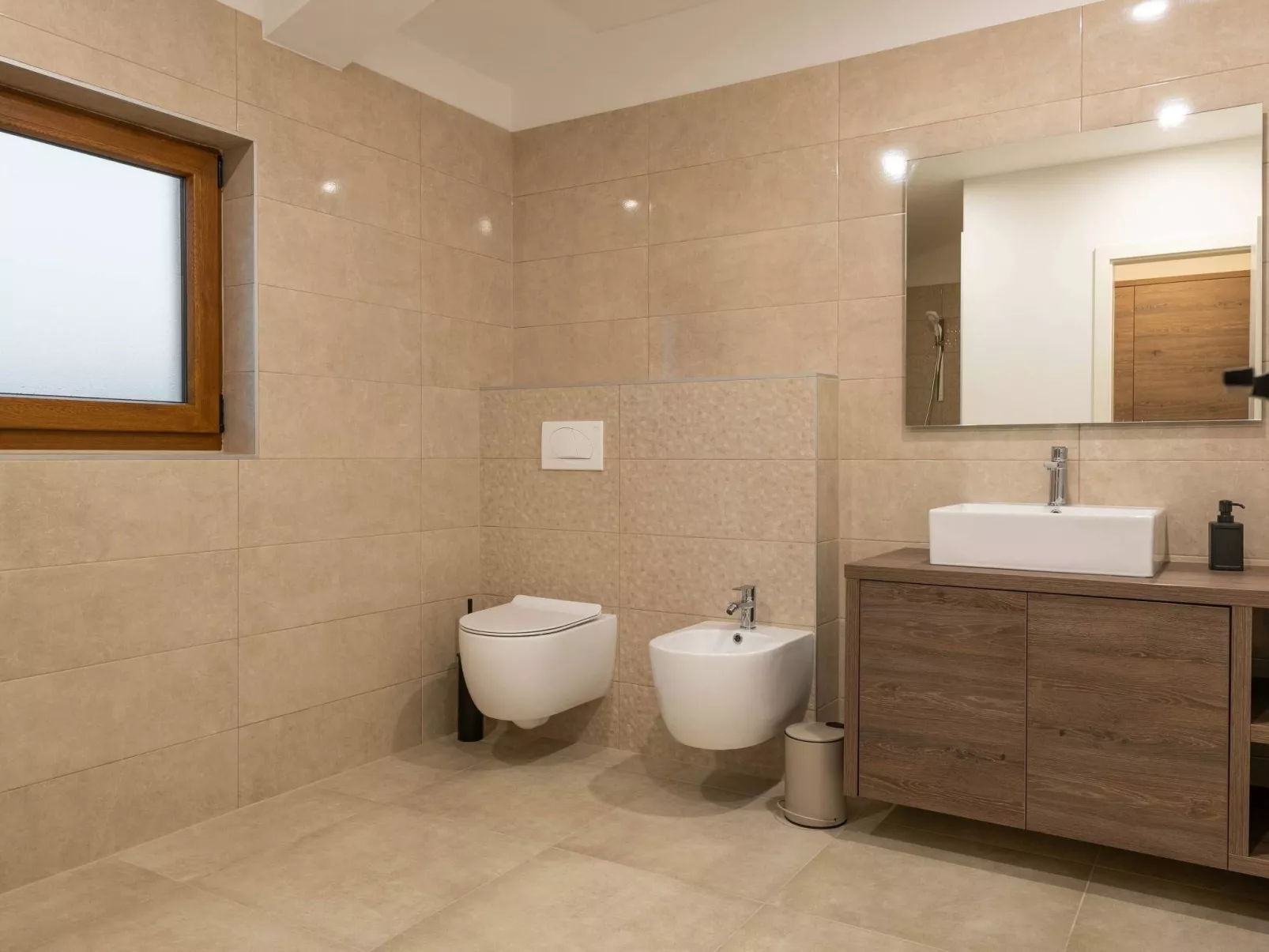 Luca-Image-tags.info