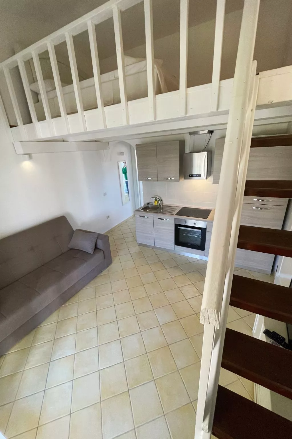 Schöne Wohnung mit Blick auf den Pool-Binnen