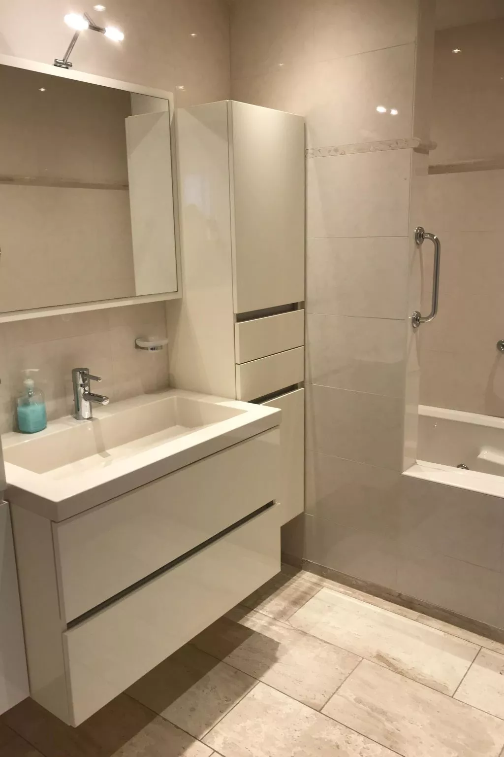 Mit Außen-Sauna und Außen-Whirlpool-Binnen