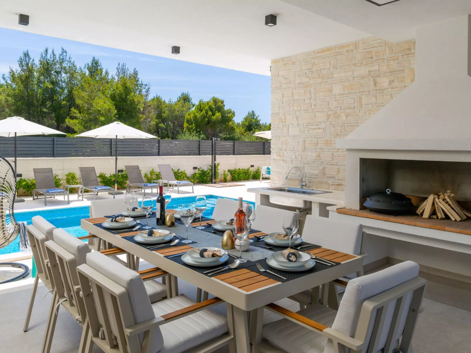 Für 10 Personen in Sria-Buiten