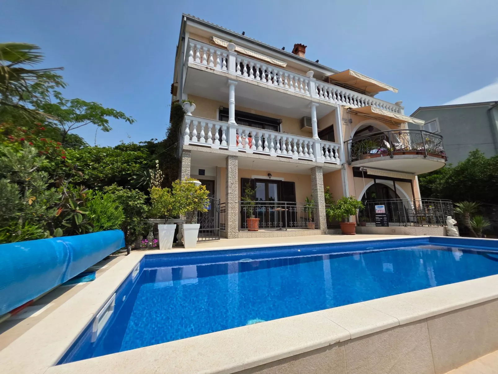 Appartement für 2-3 Personen mit Balkon und Gemeinschaftspool-Buiten