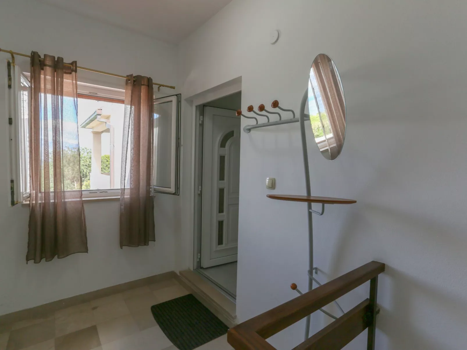 Komplett ausgestattete Wohnung für 7 Personen-Binnen