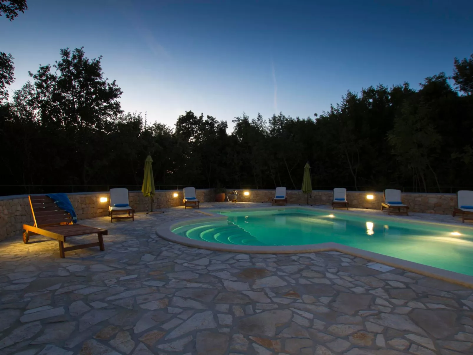 Villa Biljana, mit Zugang zu zwei Gemeinschaftspools-Buiten