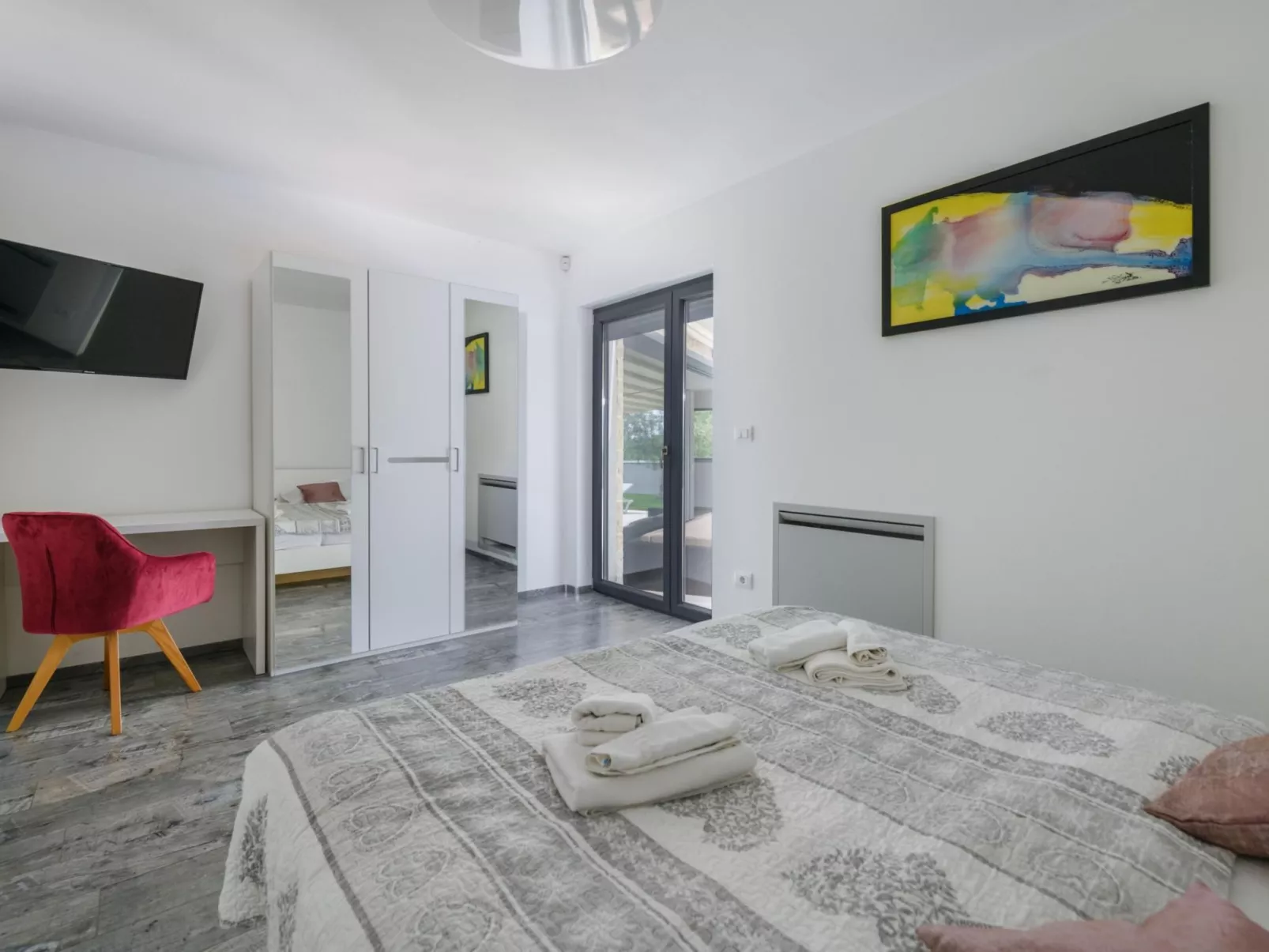 Villa EmMa mit 5 Schlafzimmern und beheiztem Pool-Image-tags.info