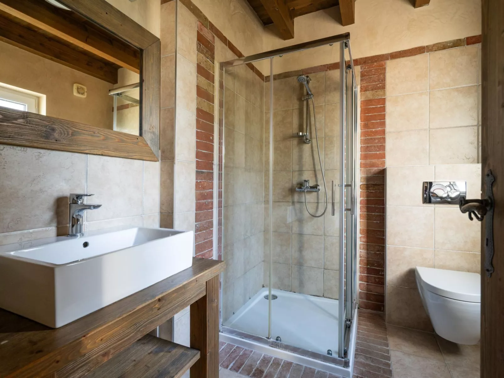 Villa Nocciola mit 6 Schlafzimmern in Meeresnähe-Image-tags.info