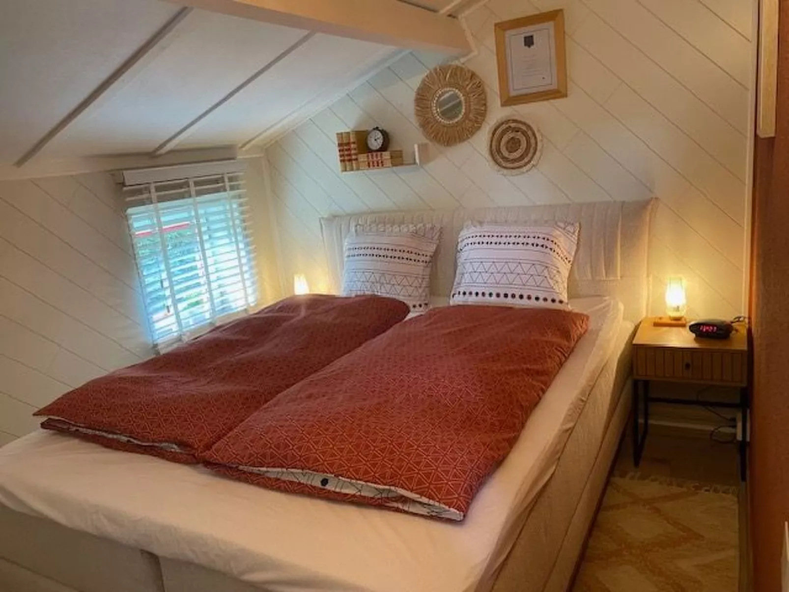 Zonnewind in der Nähe von Dünen und Wald-Image-tags.info