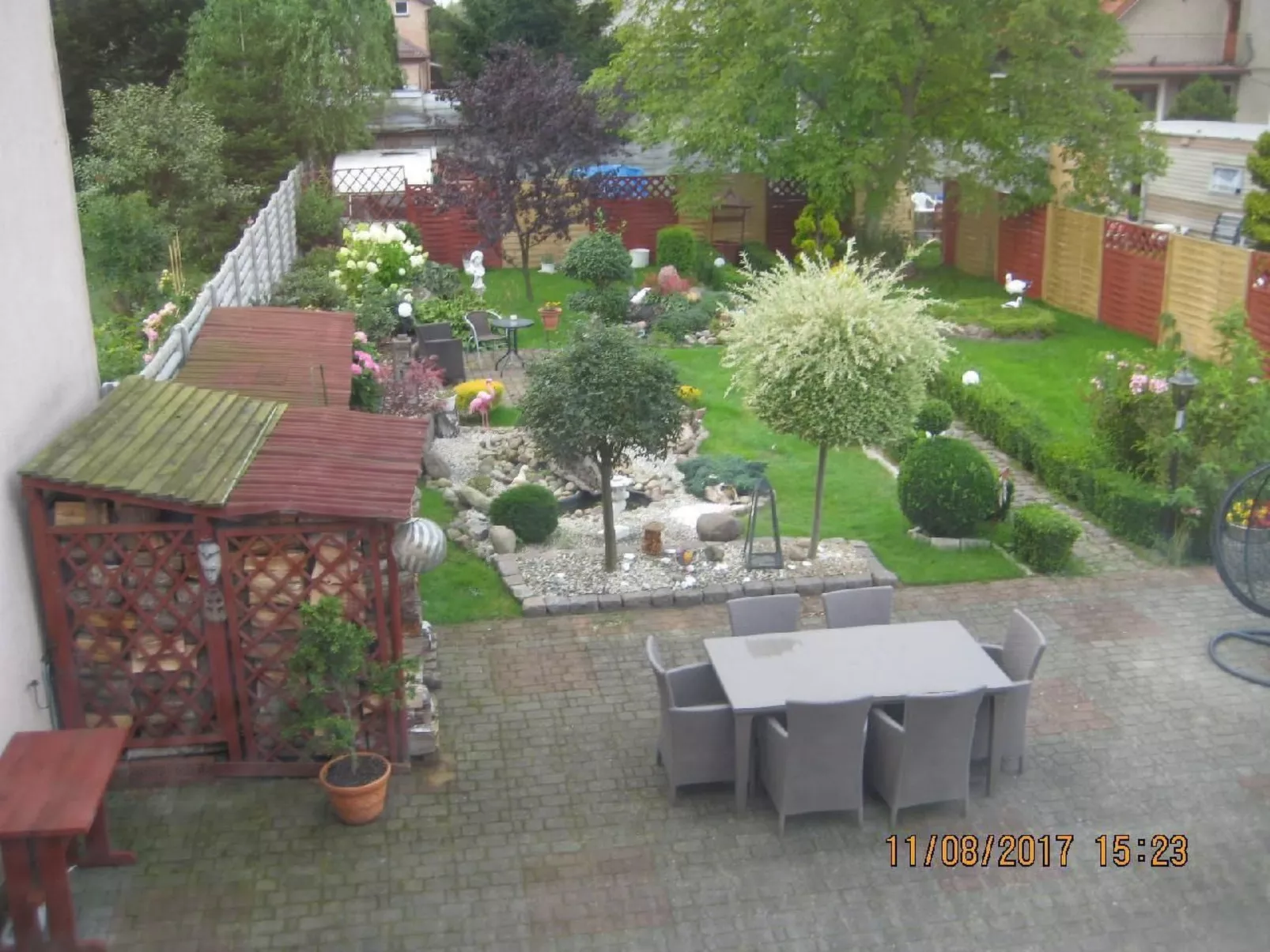 Mit Garten, Grill und Terrasse-Buiten
