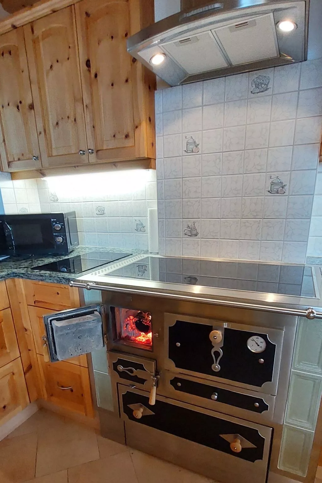 Zirbenholzalmhütte mit fantastischem Ausblick-Buiten