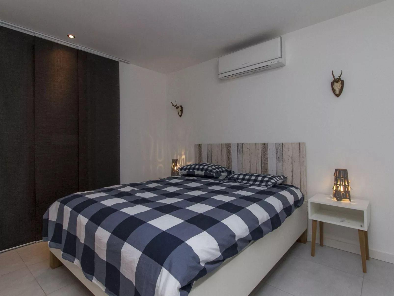 Villa mit Pool-Binnen