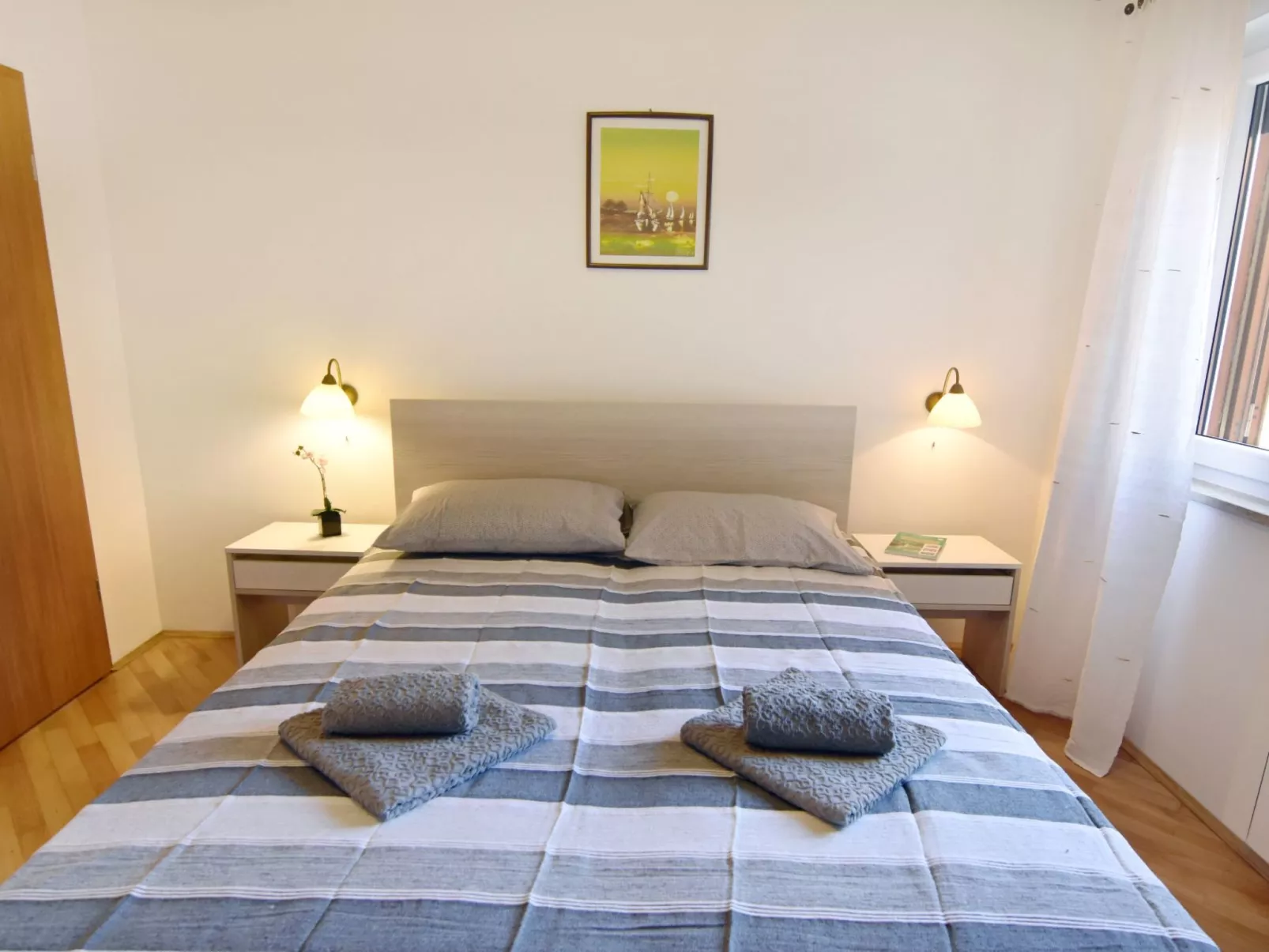 ALEX 4-Image-tags.info