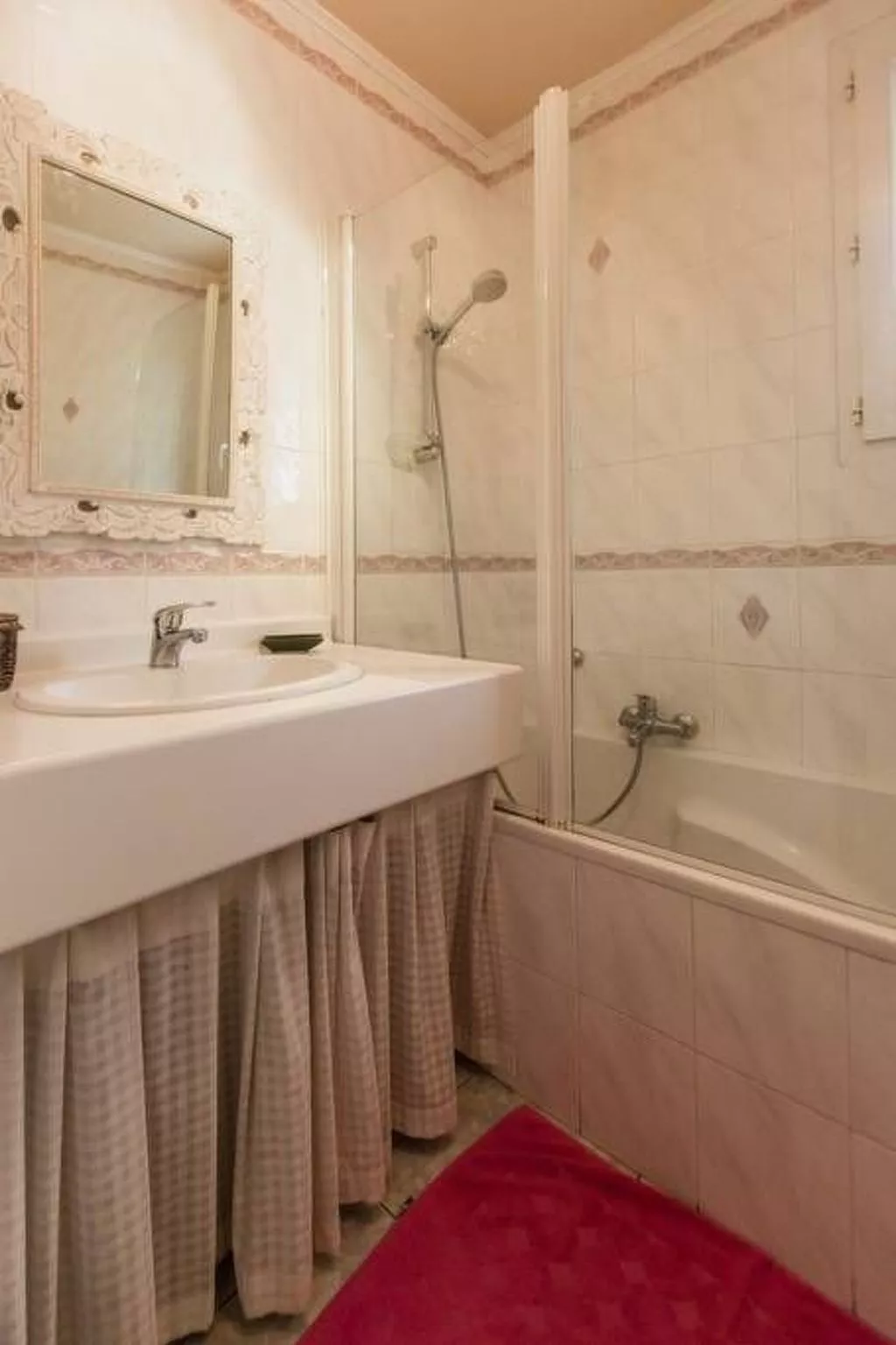 Mit privatem Garten und Terrasse-Binnen