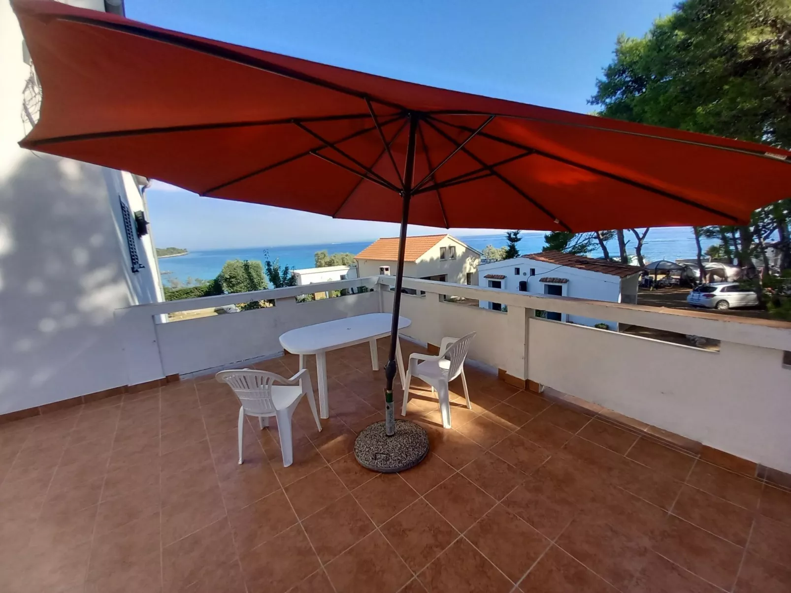 Appartement Porat in Ugljan mit Garten und Terrasse-Buiten