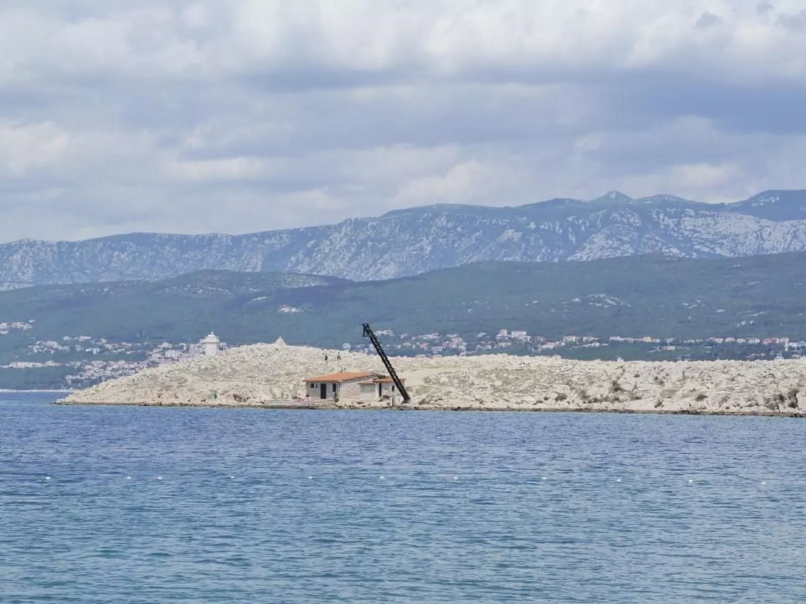 In Šilo mit Gemeinschaftspool-Buiten