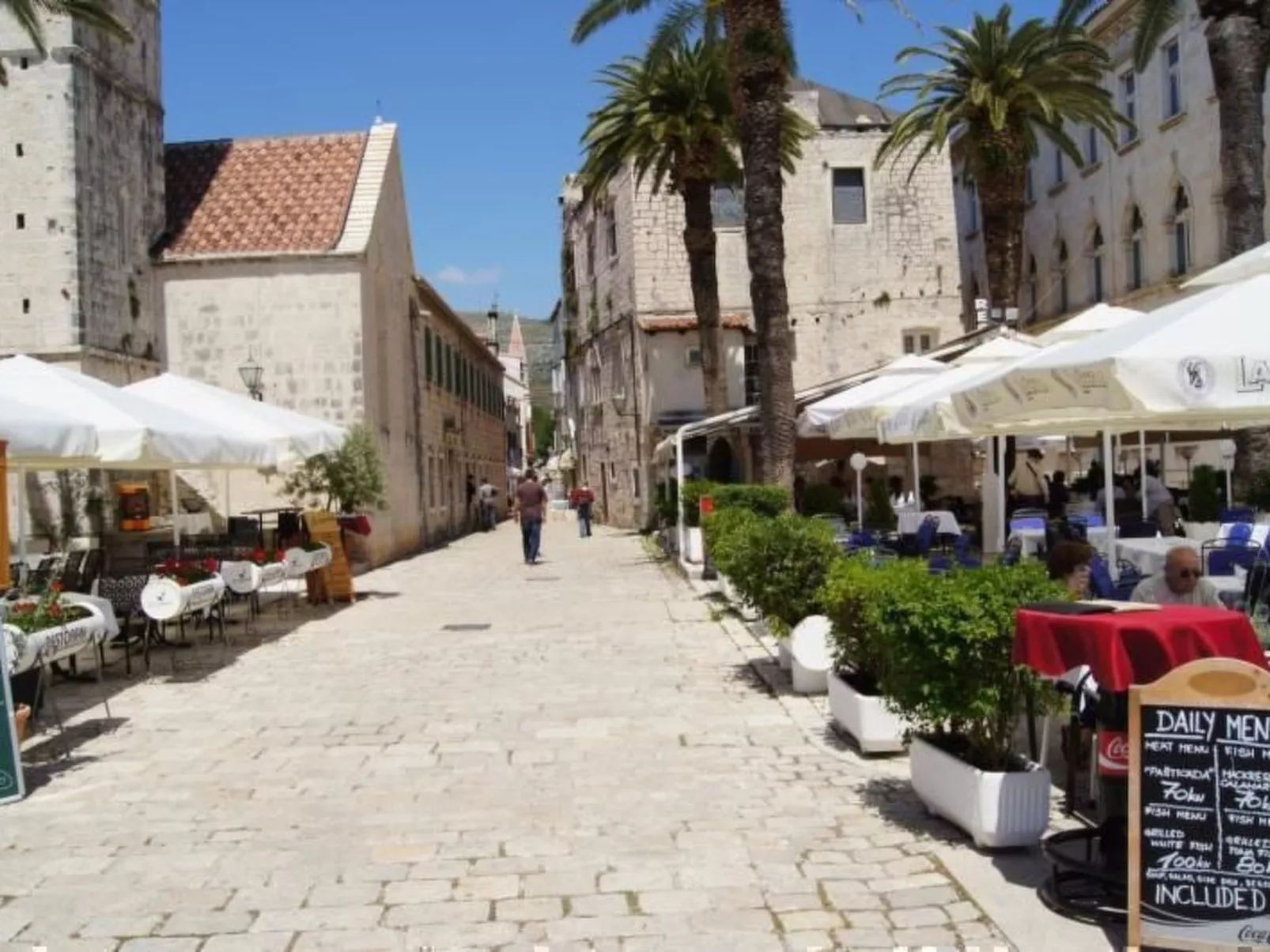 Wohnung mit Grill, Terrasse und Garten-Buiten