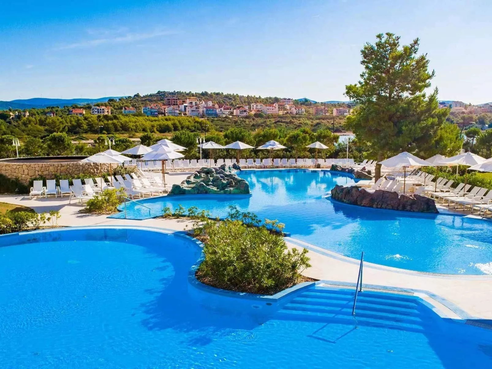 Appartement mit Balkon-Buiten