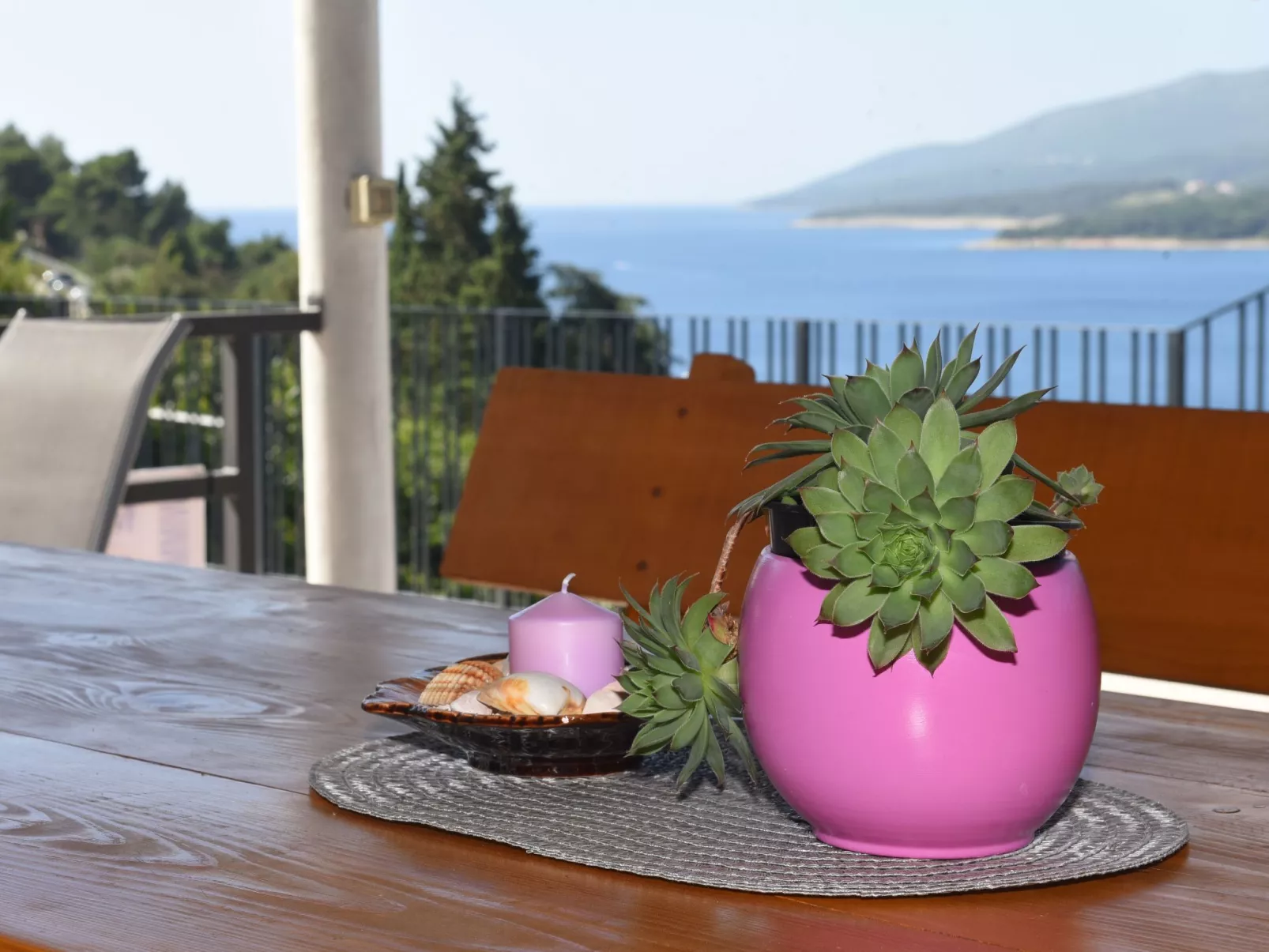 'Villa Ivisa' mit eigenem Pool-Buiten