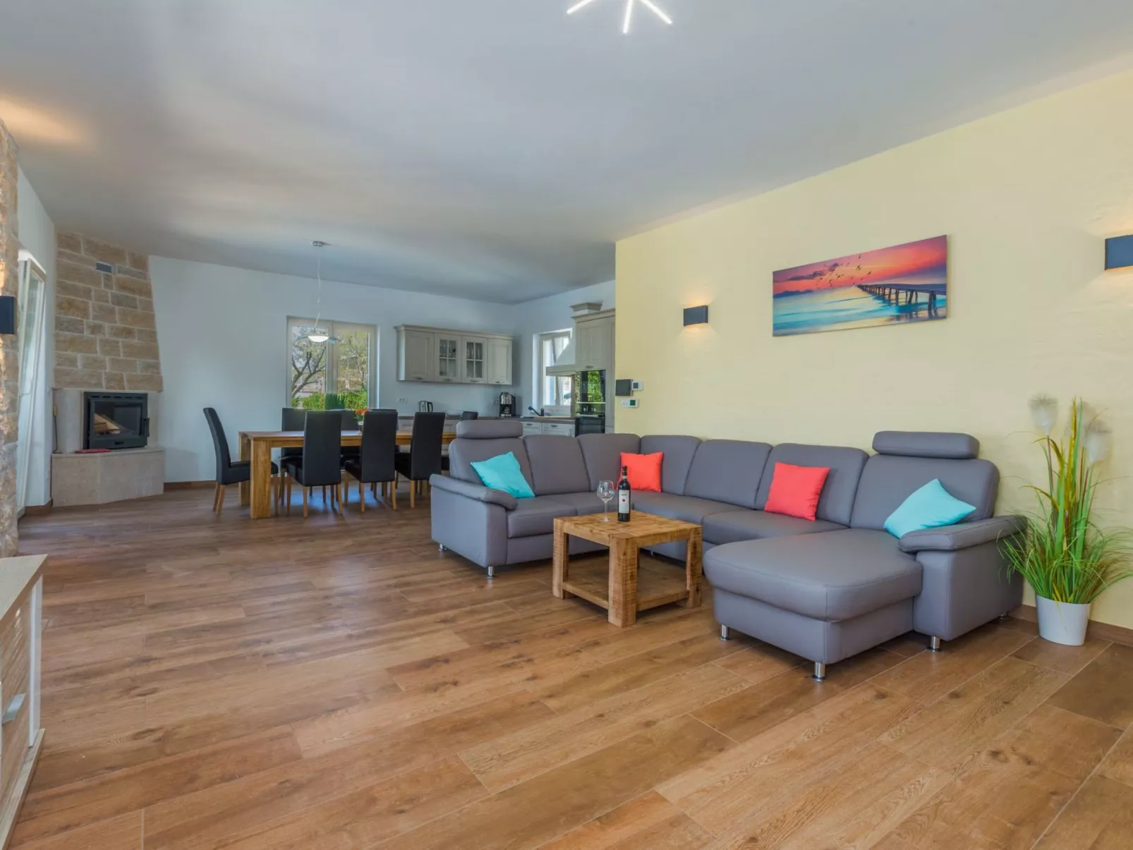 Tolles Ferienhaus in Deklići mit Privatem Pool-Binnen