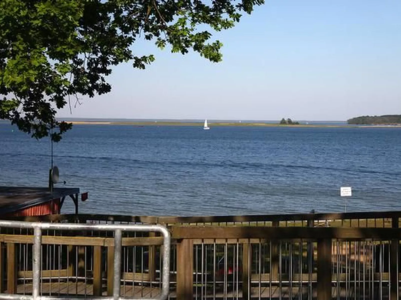 Gemütliche Wohnung mit Grill und Seeblick-Buiten