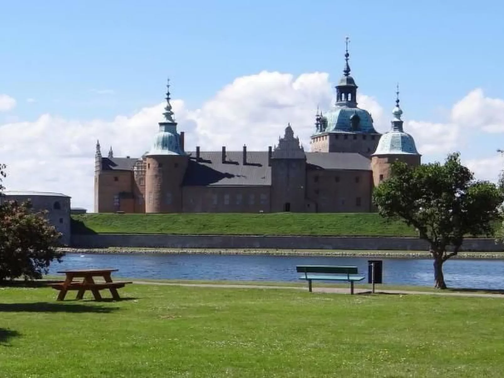 Komfortables Ferienhaus mit Garten-Buiten