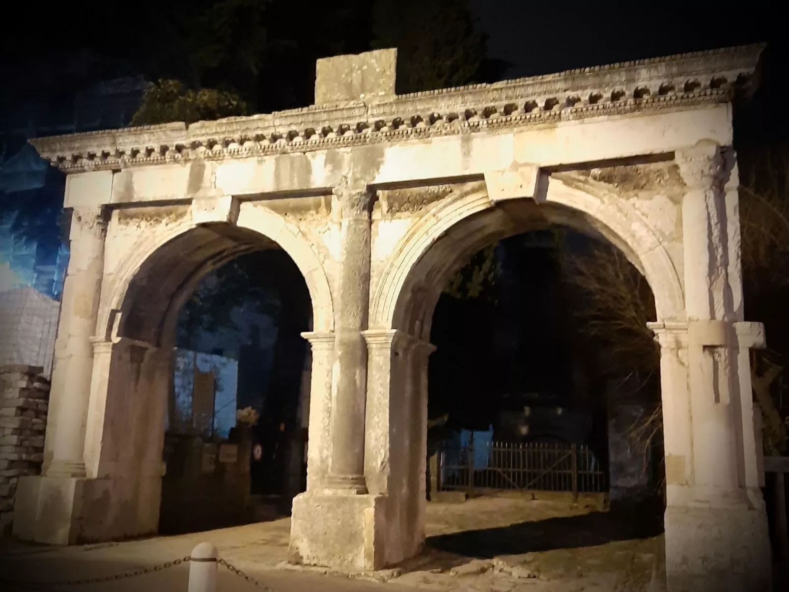 Geräumige charmante Wohnung in der Nähe des Meeres-Buiten