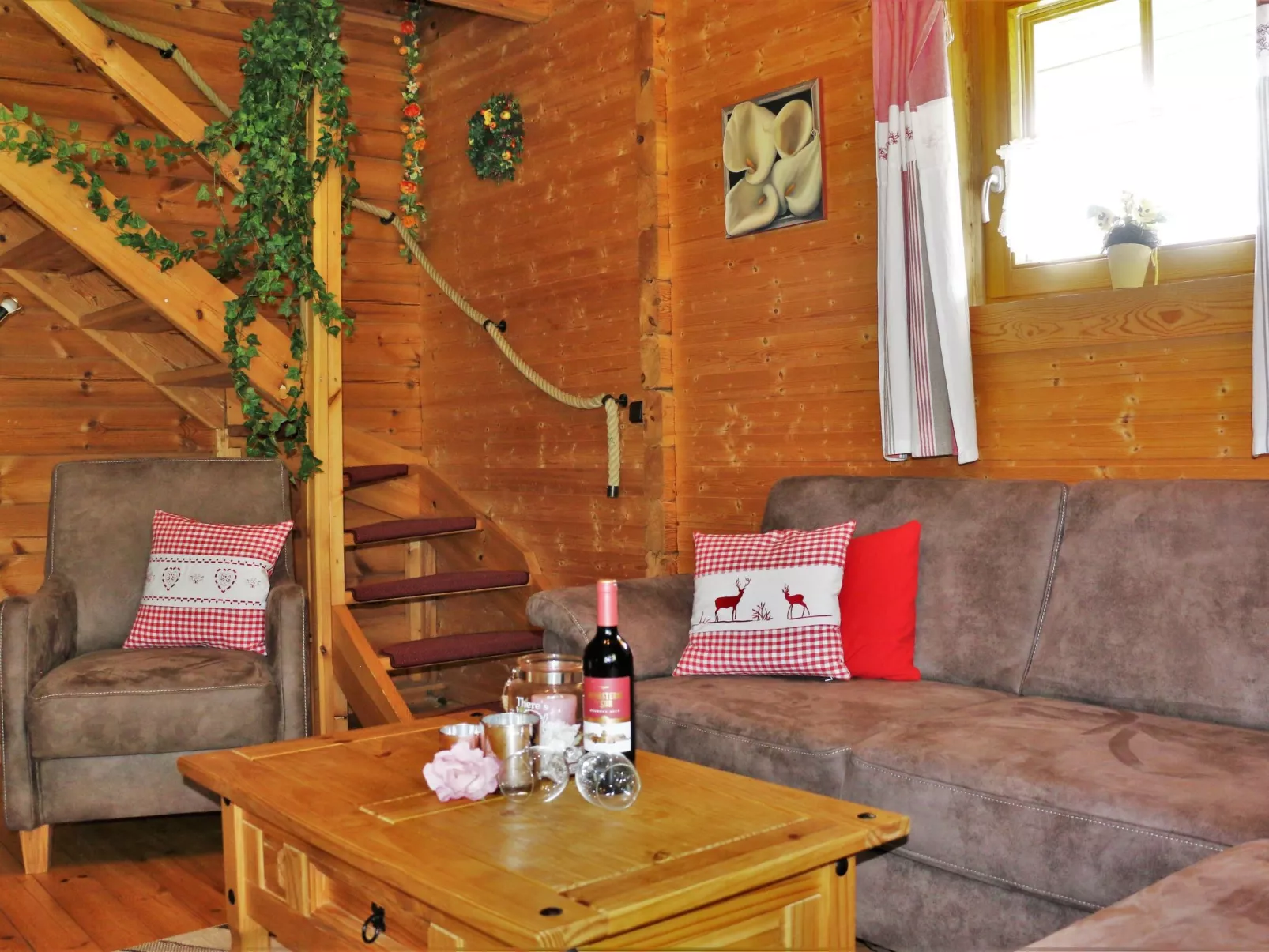 Wunderschönes Blockhaus mit Terrasse - Binnen