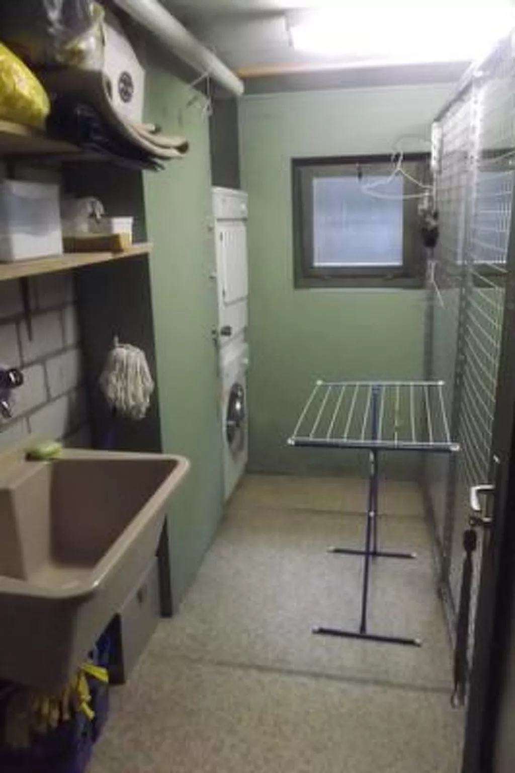 Gegenüber den Staubbach Wasserfällen-Binnen