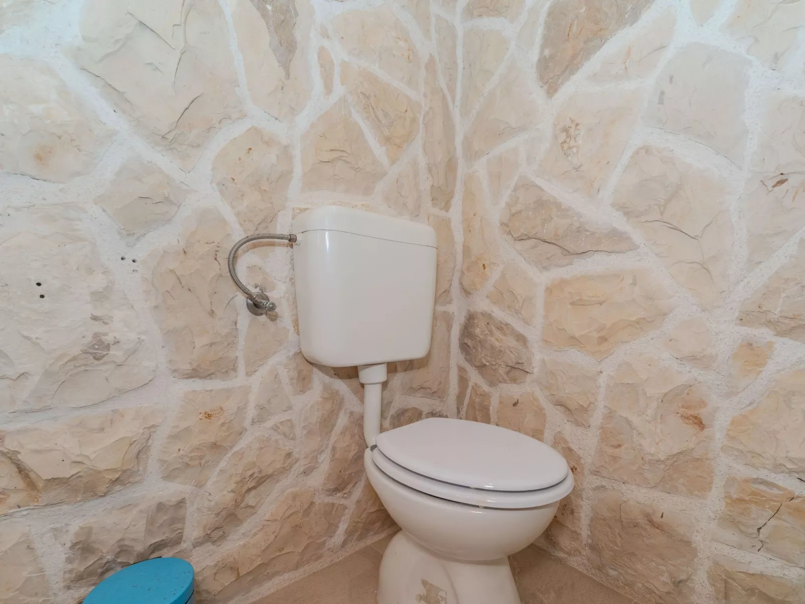 Heritage Stone House -T.A Leut Agency-Binnen