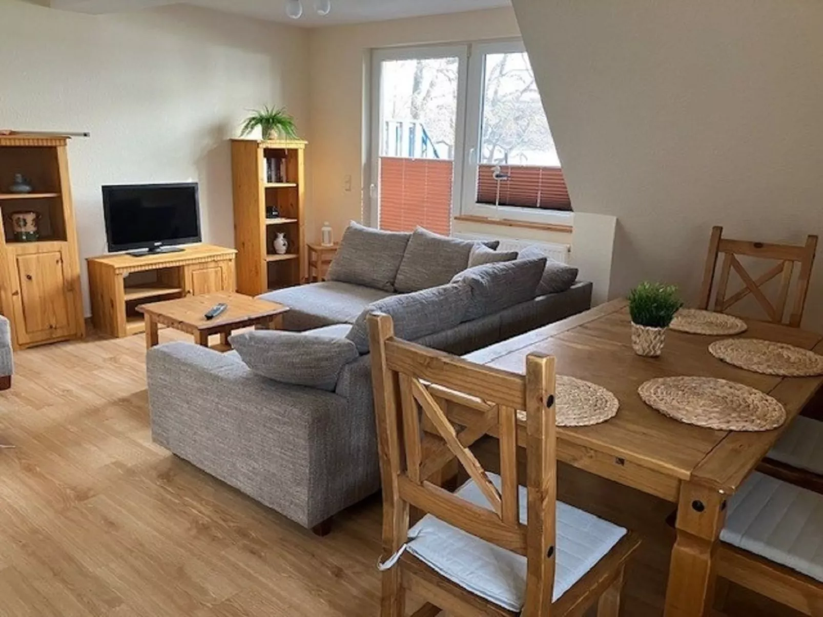 Charmante Ferienwohnung in Neukloster mit Terrasse-Binnen