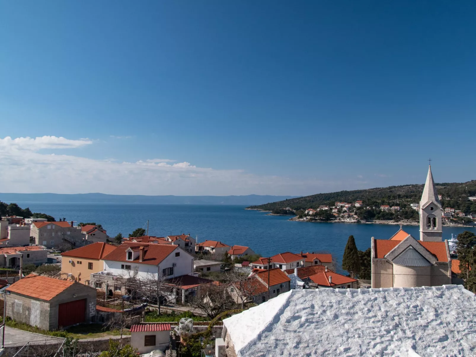 Gesamtes Ferienhaus in Sumartin mit Privatem Pool-Buiten