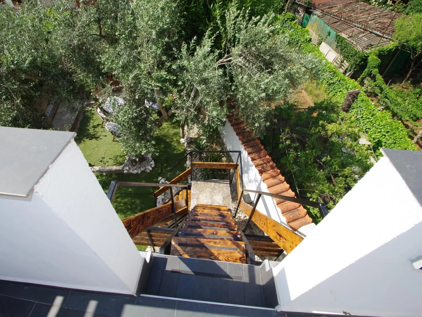 In Pula mit großem Dachbalkon.-Buiten