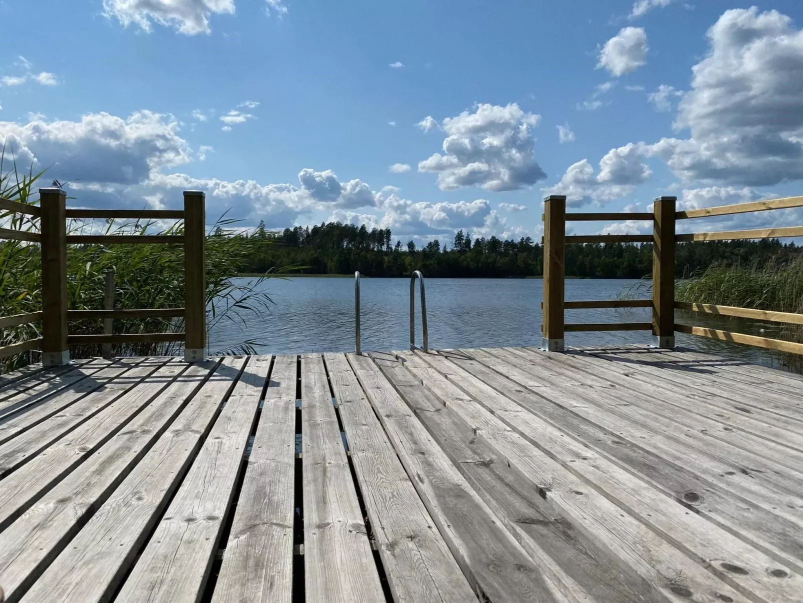 Charmantes Holzferienhaus mit Sauna-Buiten