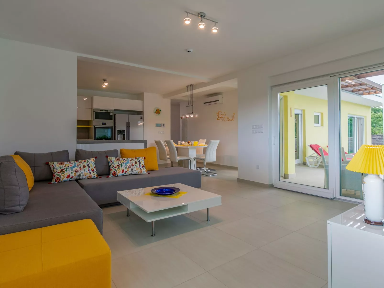 Mit Privatpool für 6 Personen-Binnen