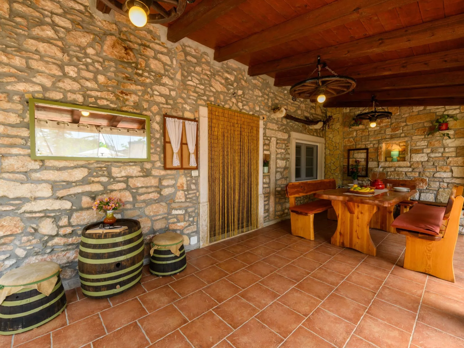 Mit Garten, Terrasse und Grill-Buiten