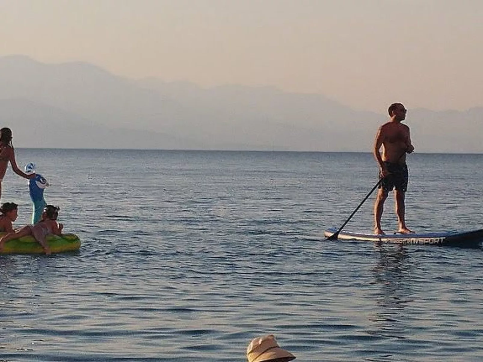 Charmantes Appartement in Derveni-Buiten