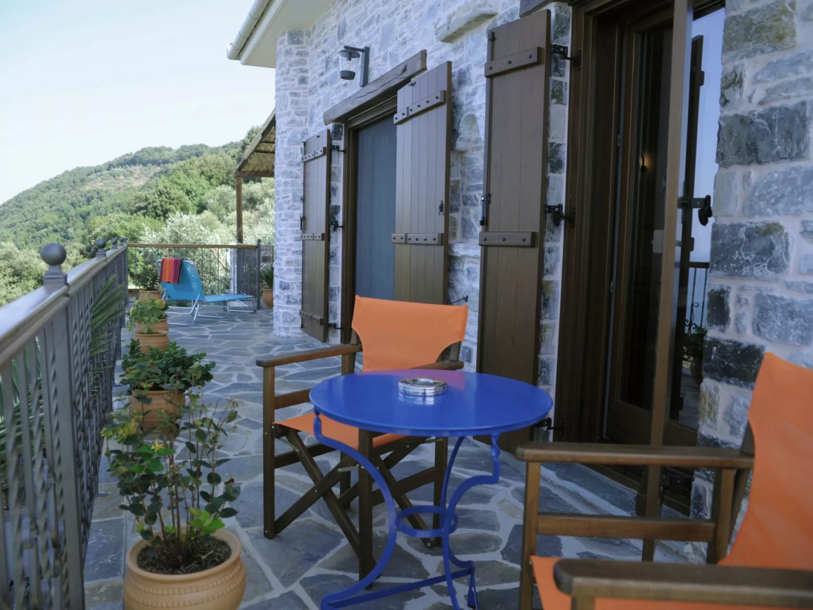 Villa im Grünen-Buiten