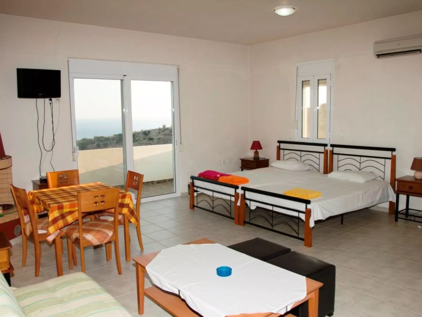 Paterakis Studios Triopetra-Binnen